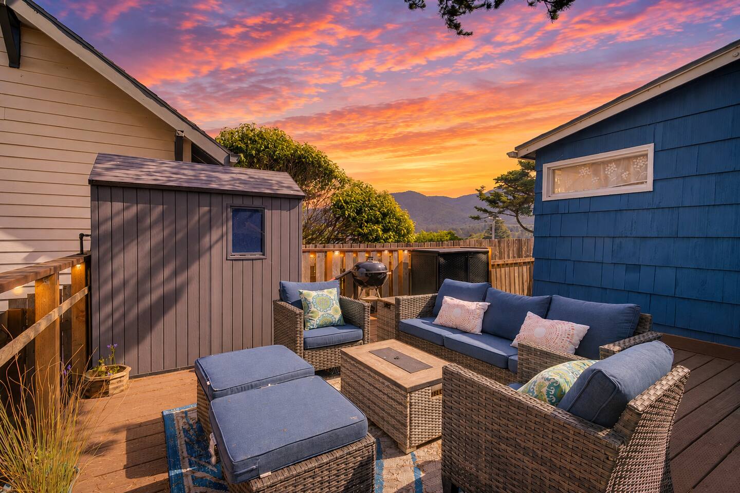Vintage Rockaway Perch | Hot Tub & Ocean Views