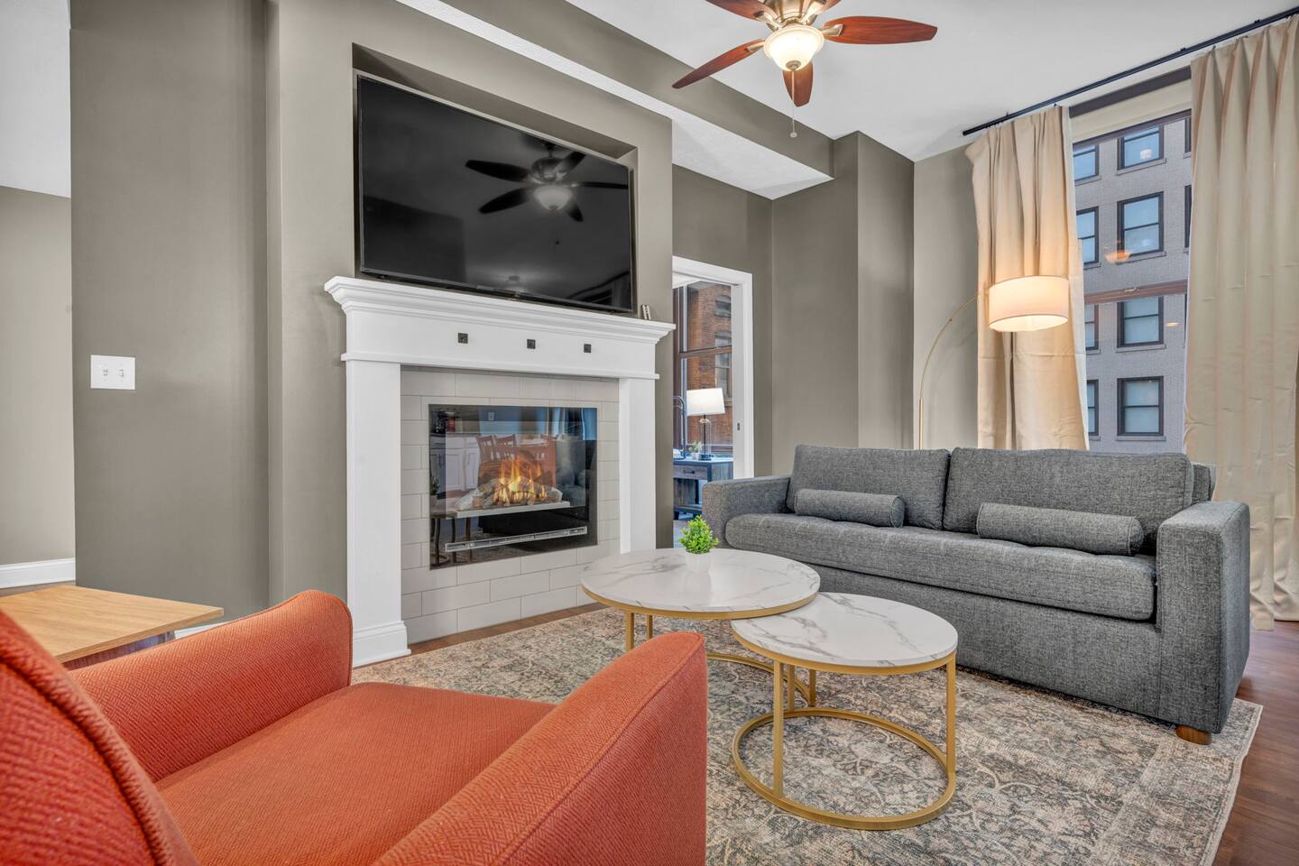 LUXE Condo Downtown | Security•Gym•Parking