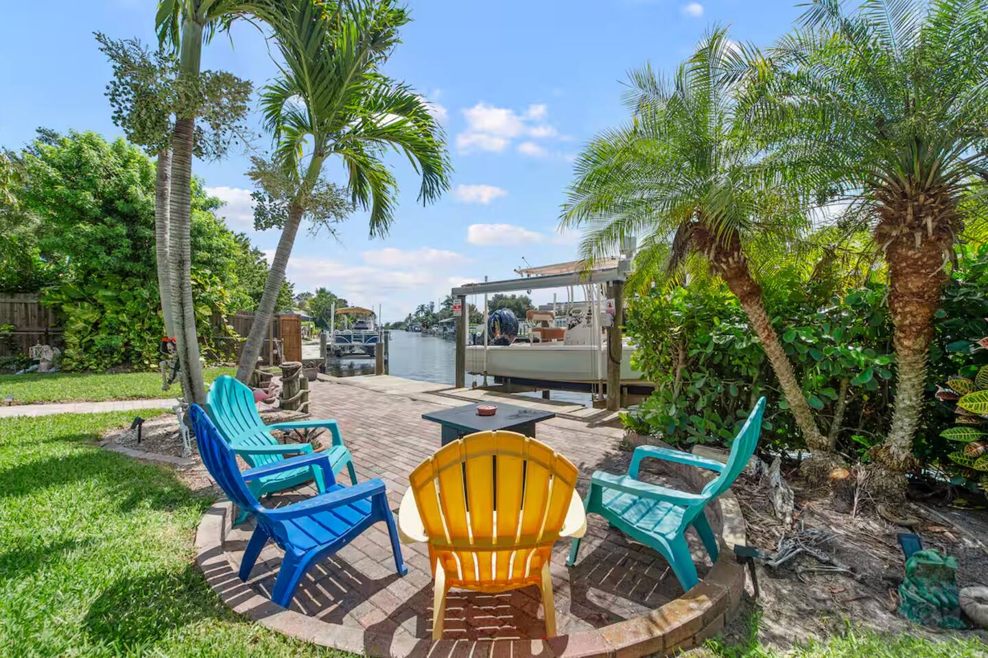 Bright & Breezy Tropical Getaway in Vero Beach - Holiday Home — photo 4