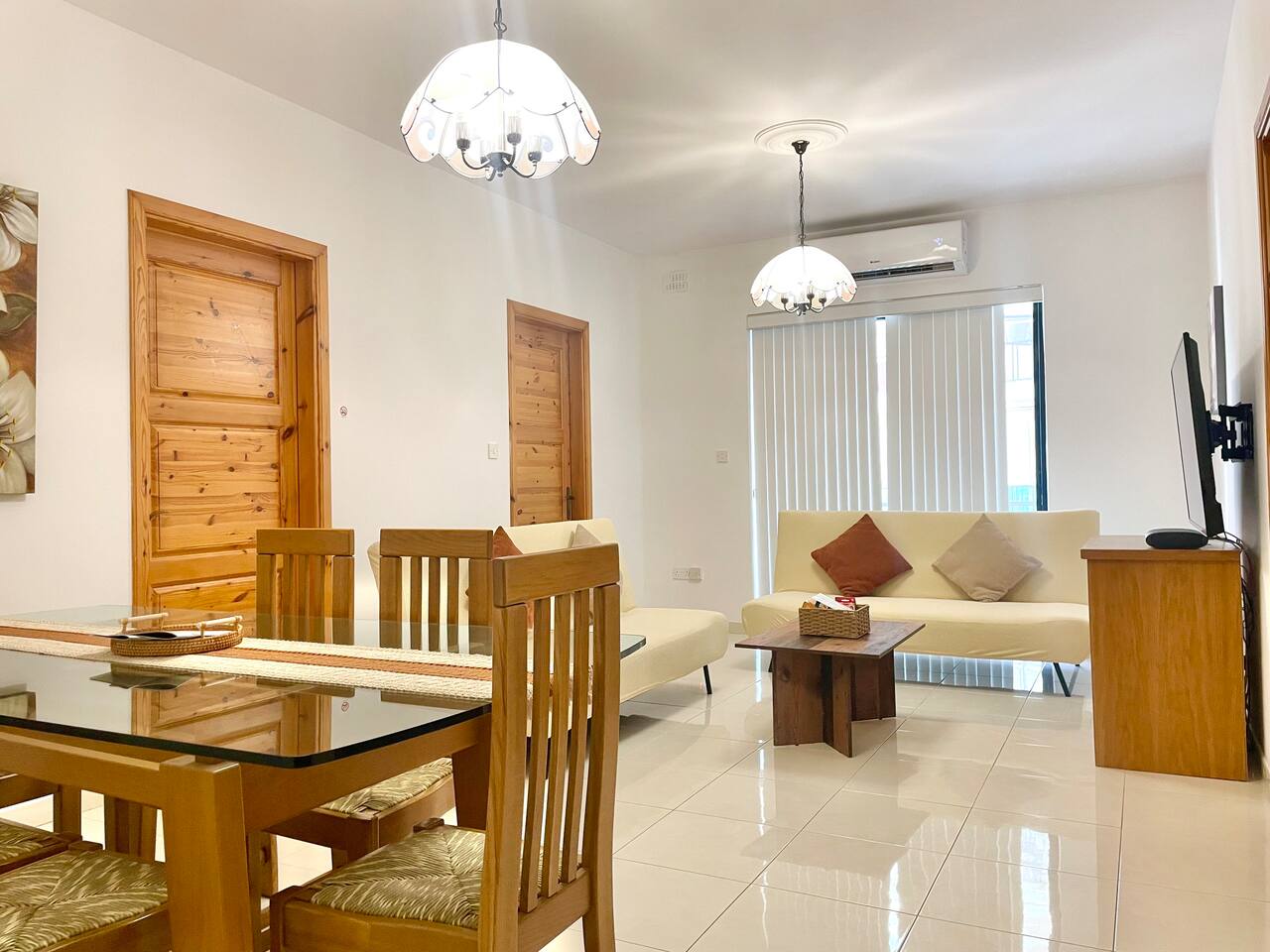 Modern Mediterranean 3 Bed, 2 Bath in St Pauls Bay - 5 Min Walk to Promenade, Beaches Nearby