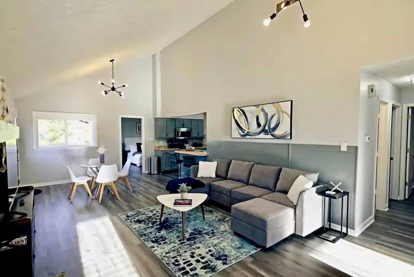 3BR Suburban Getaway in Indy 7 min to Airport