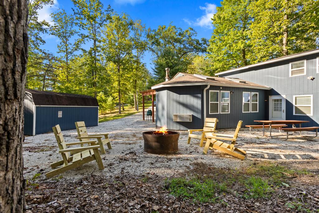 3 Miles Hollerwood/ATV Parking/Mountain Views