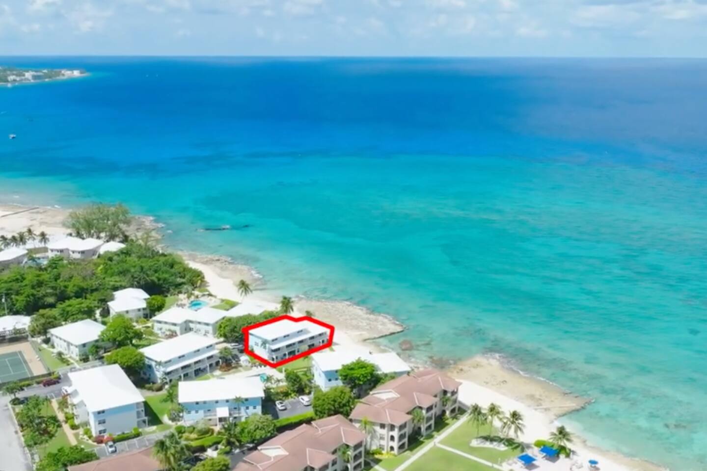 7mile Beachfront! 3 bedroom family beach condo