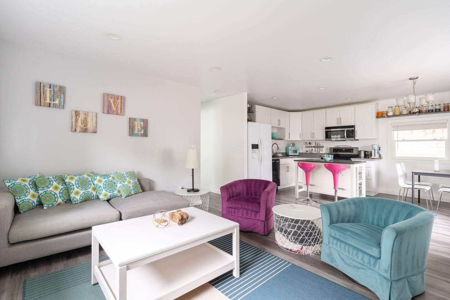 Stylish Modern Rambler | Bright, Open & Inviting