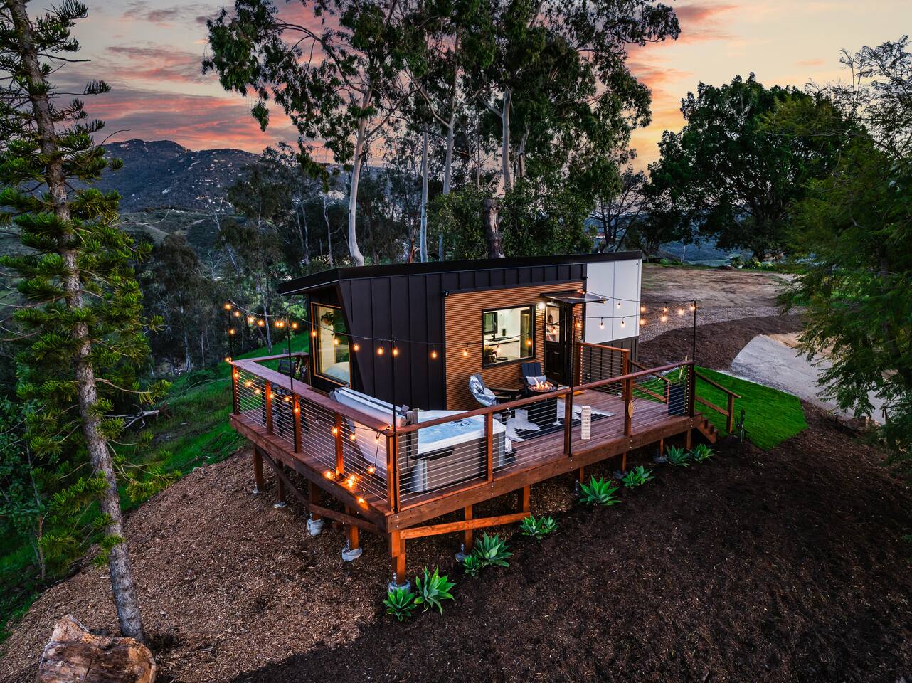 Mountain Top Tiny Home & Hot Tub