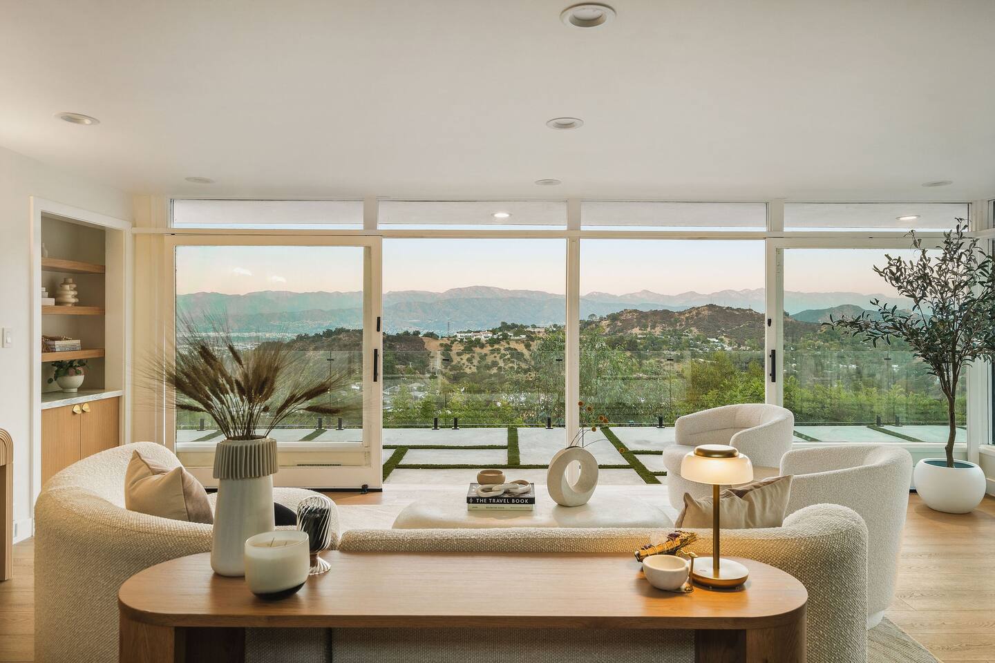 Skyline Hollywood – Oasis with Views