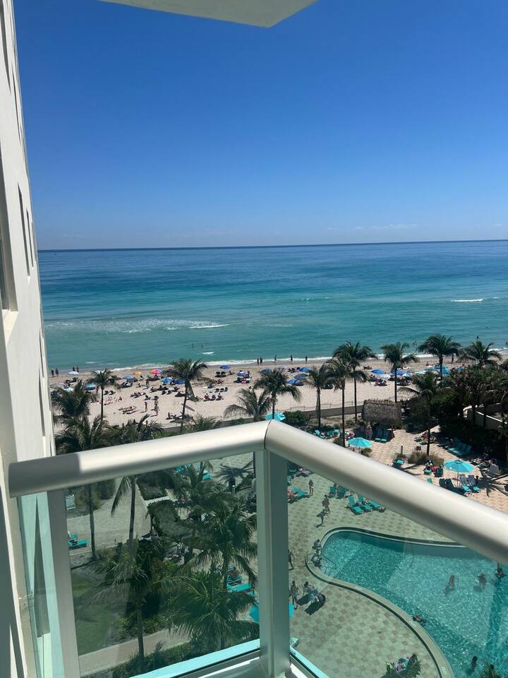 Beachfront 2br at The Tides | Great Views