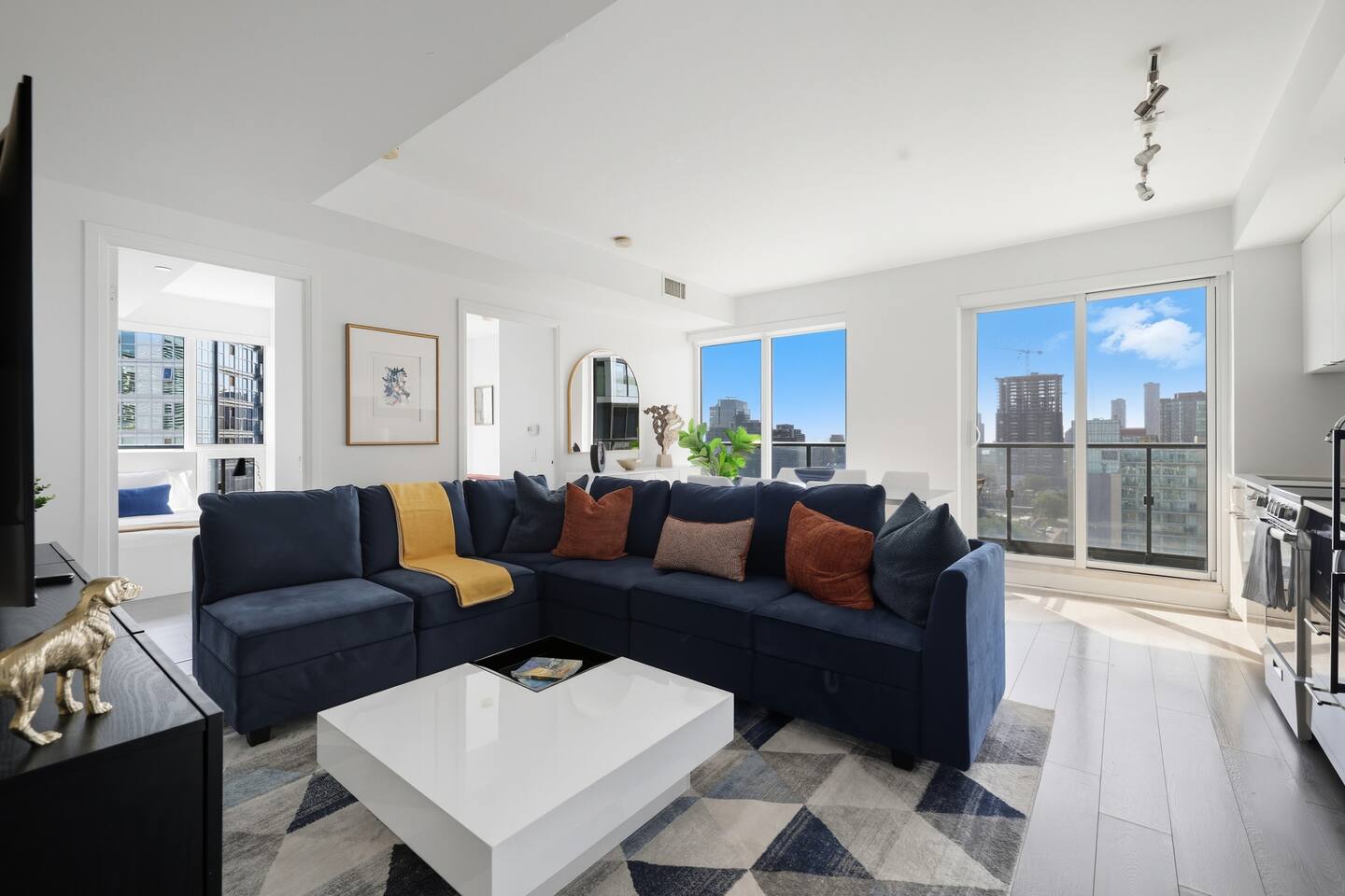 Bright & Stylish 3BR | Downtown + Parking