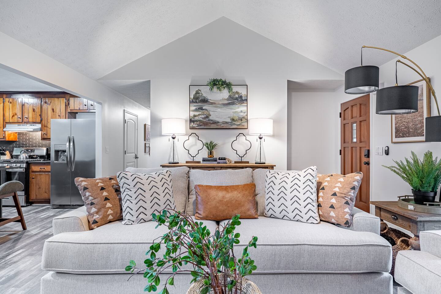 Modern Woodstock Family Home - Near Shops & Parks