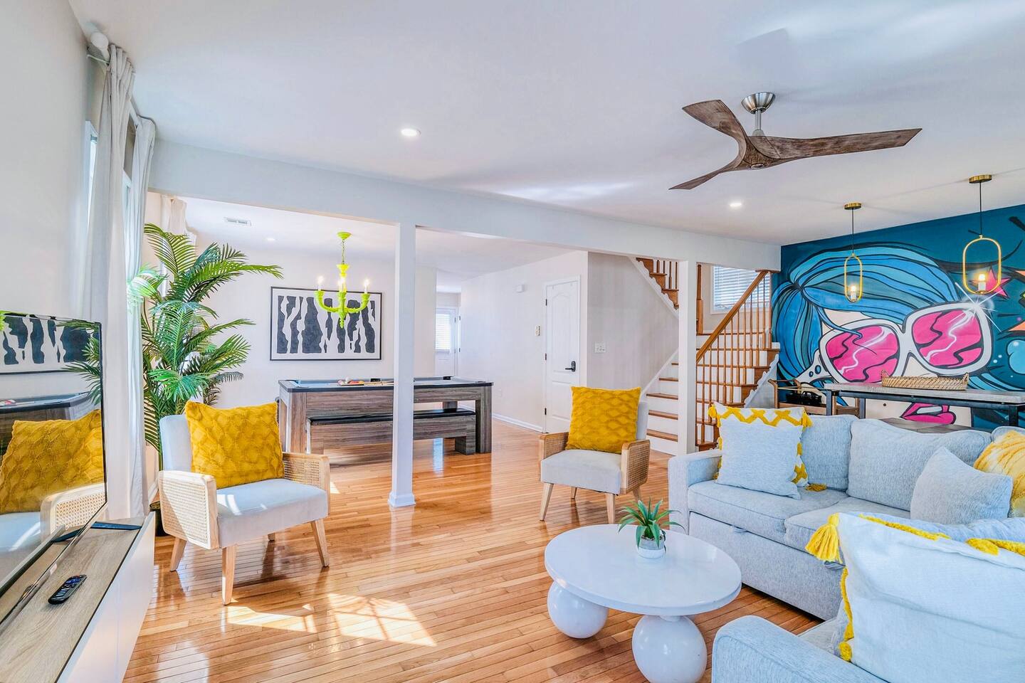 Sunrise Playce-Designer Beach Retreat + Pool Table