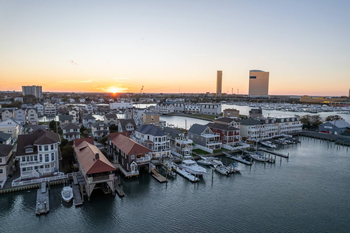 The Capone House-Historic Bayfront Home w/hot tub