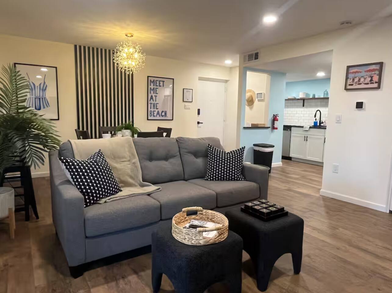 Driftwood Den- 1 Block from Ocean Casino!