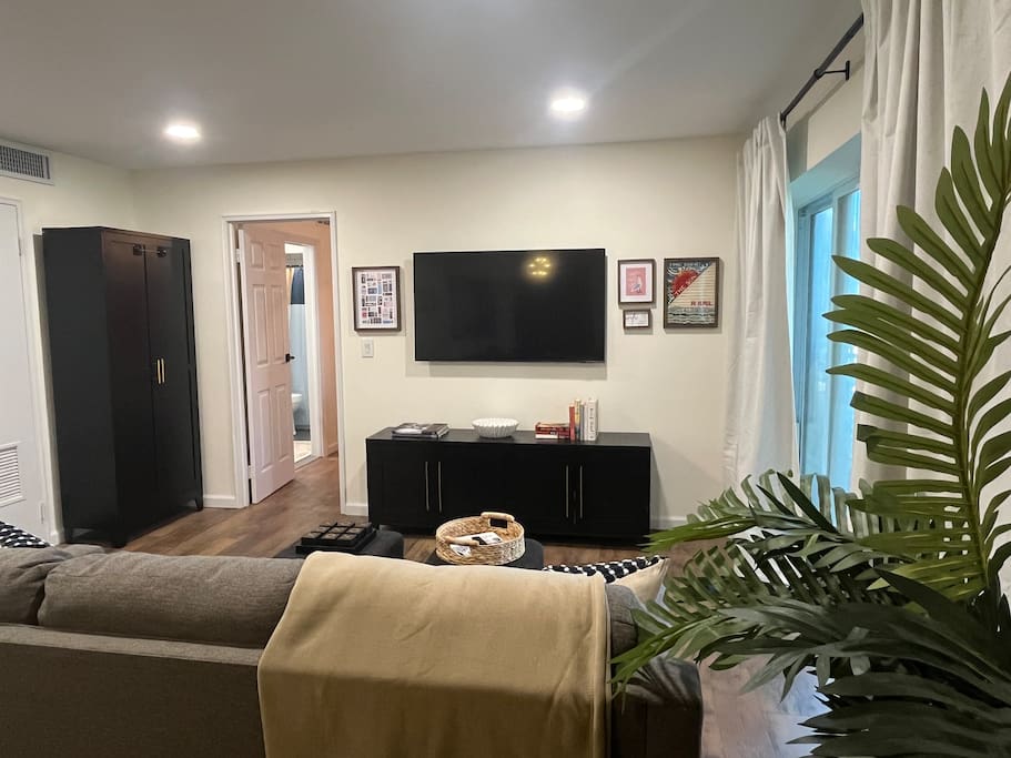 Driftwood Den-1BR & 1 Block from Ocean Casino!