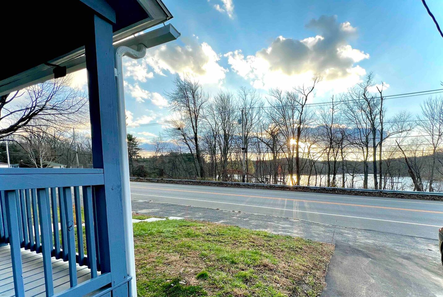 Updated 3 Bedroom Townhouse Near Center of Holden