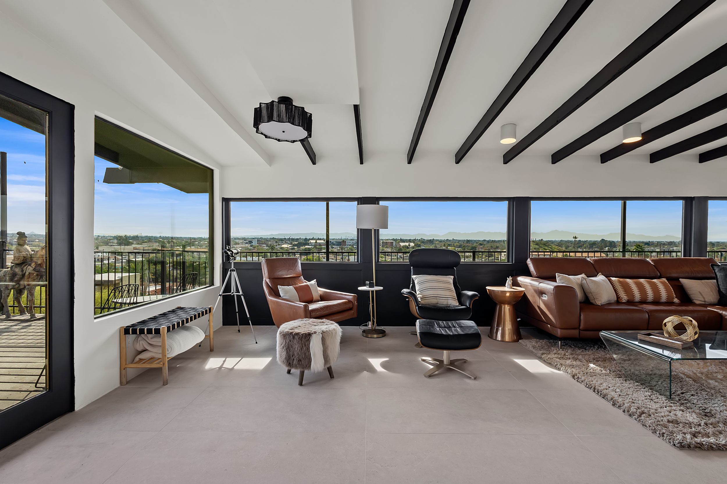 S Haus: Elevated Desert Retreat Breathtaking Views