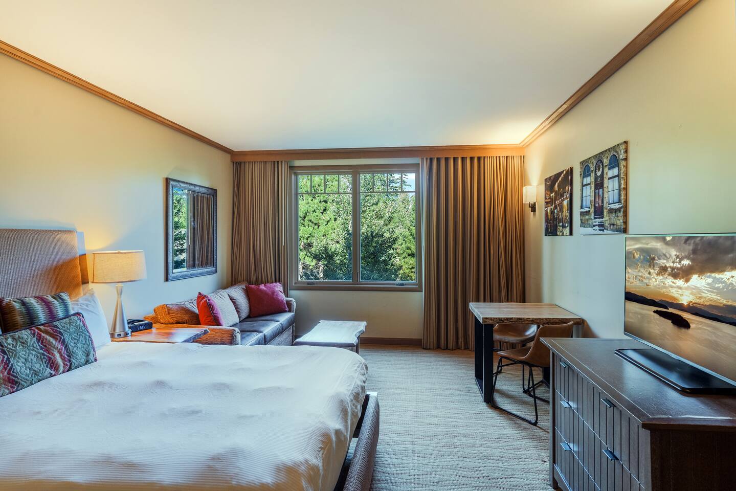 3022 Studio Getaway in Suncadia with Spa, Ski, Golf, Hike & More!