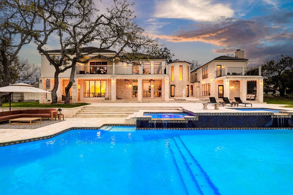 Majestic Oak: Luxury Estate with Private Pool