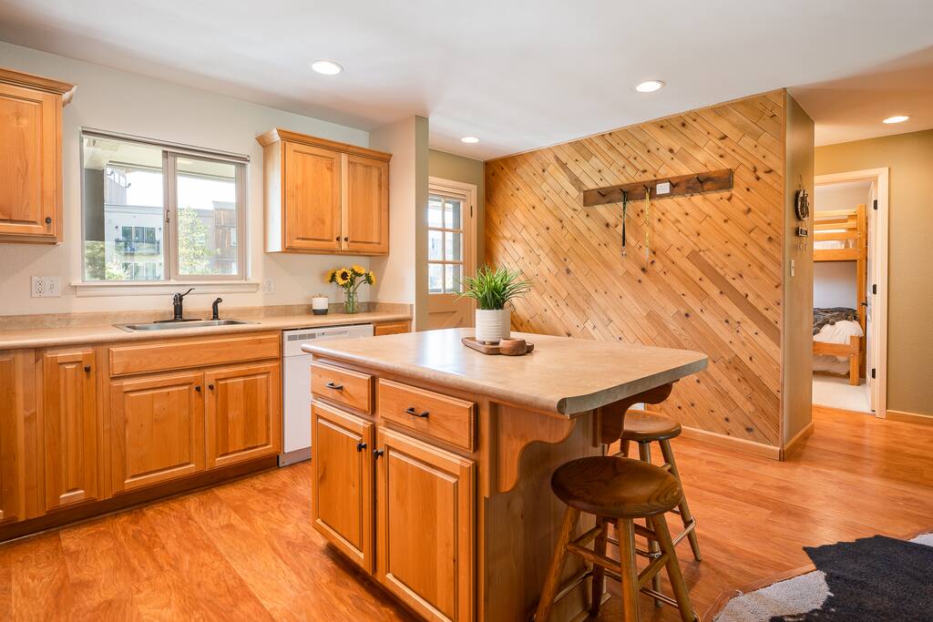 Ski Town Hideaway | Fireplace + Walk to Downtown