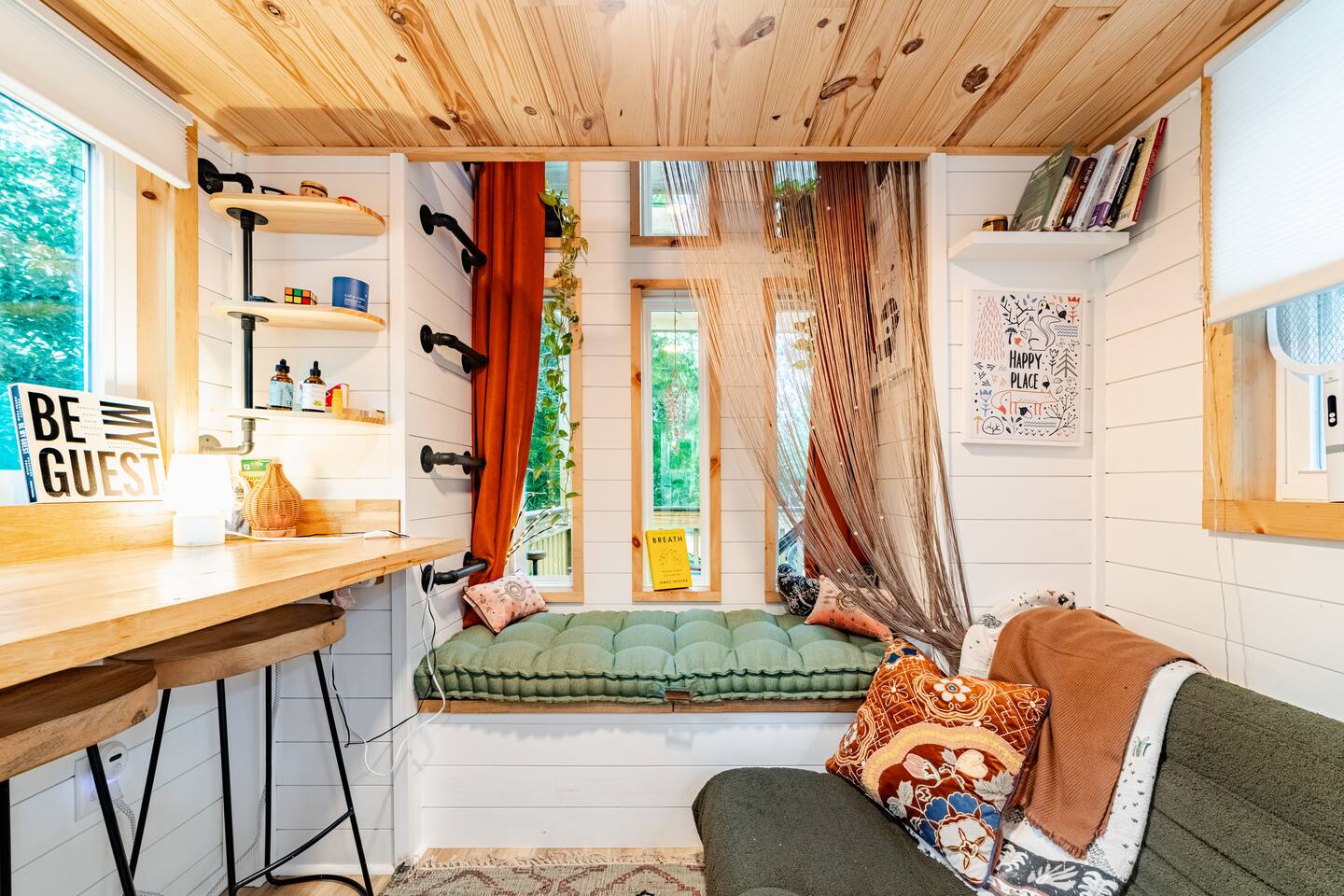 Zen Getaway 4 min to Springs • Firepit • Grill