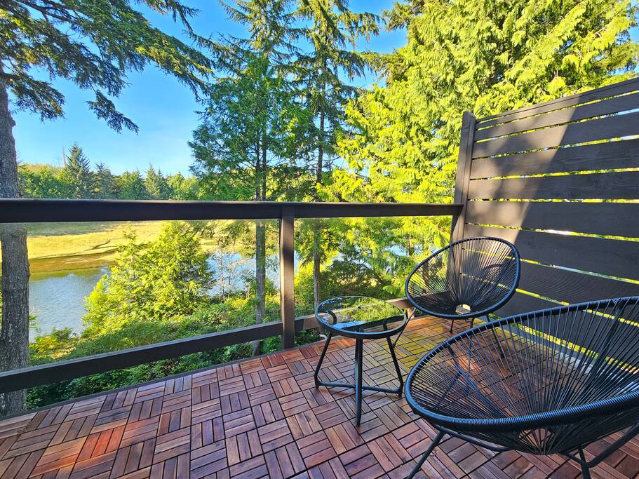 Views of Spring Cove! • Rainforest Loft