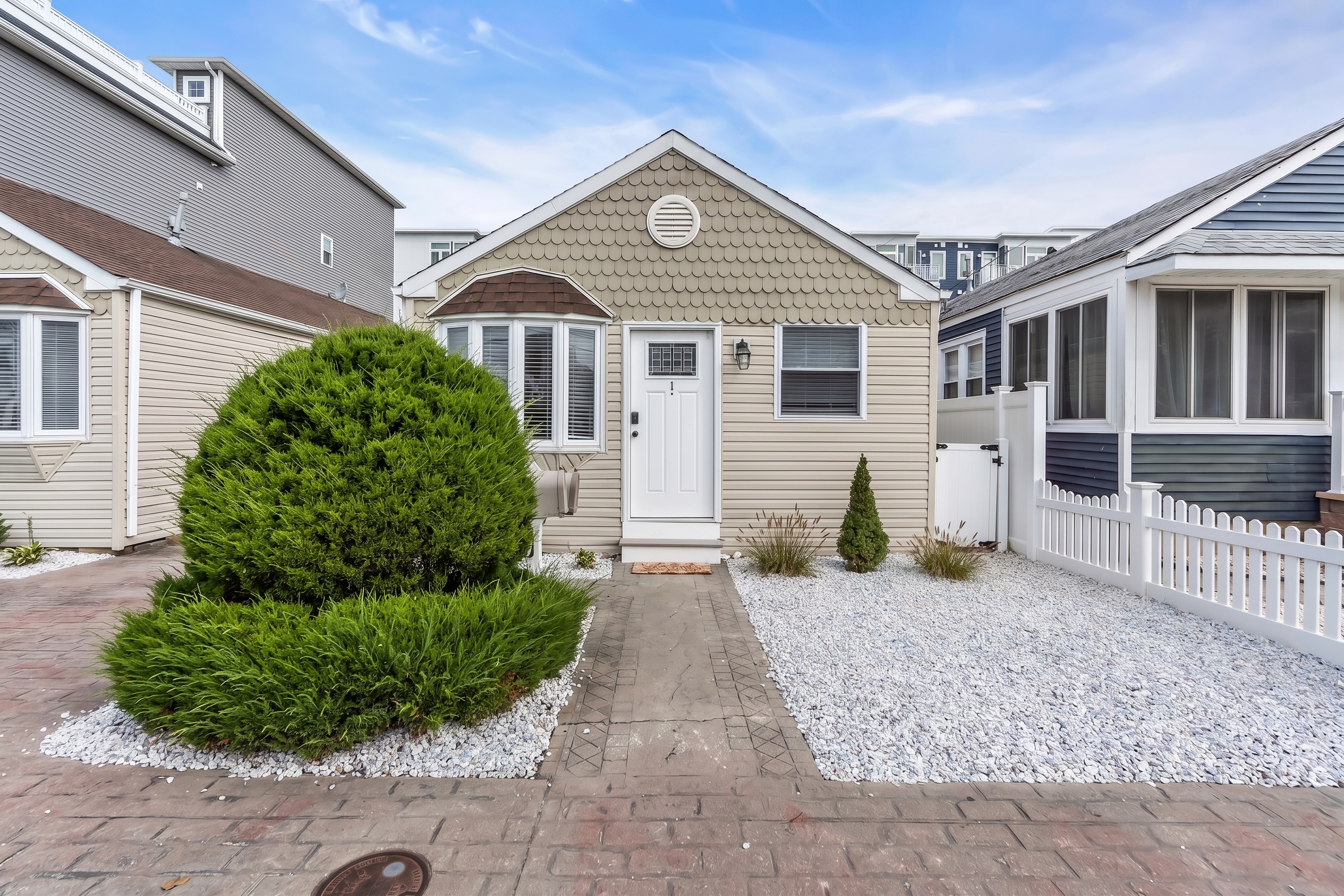 320 Franklin Ave Unit 1