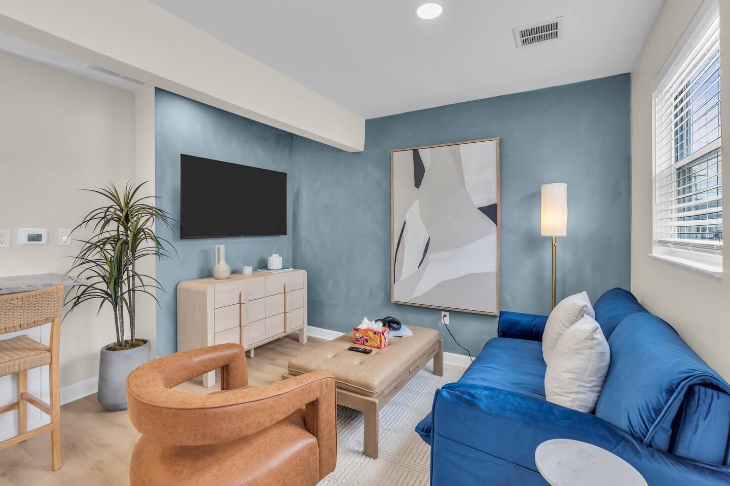 320 Franklin Ave Unit 1