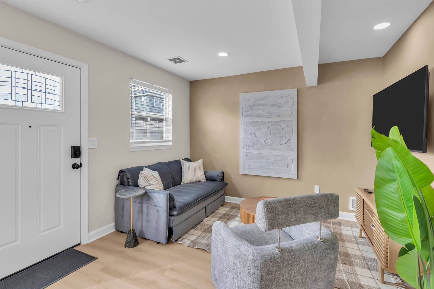 320 Franklin Ave Unit 2