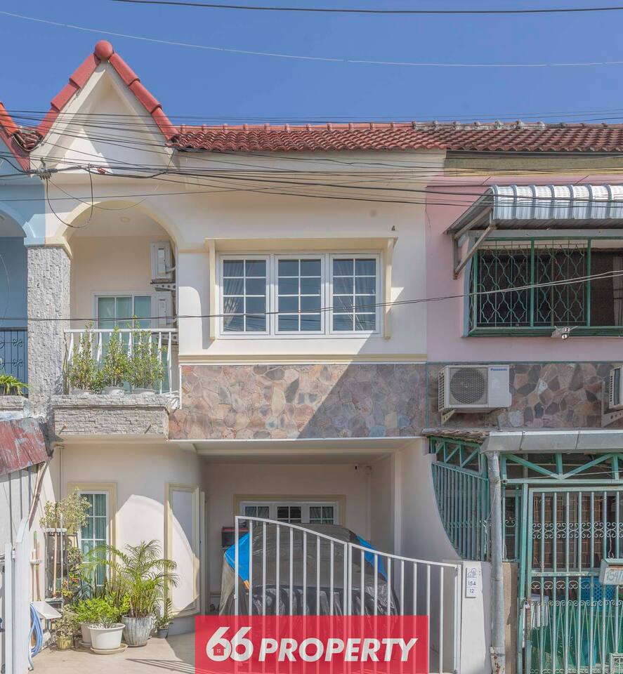 Beautiful 2BR Townhome Stay near Shopping