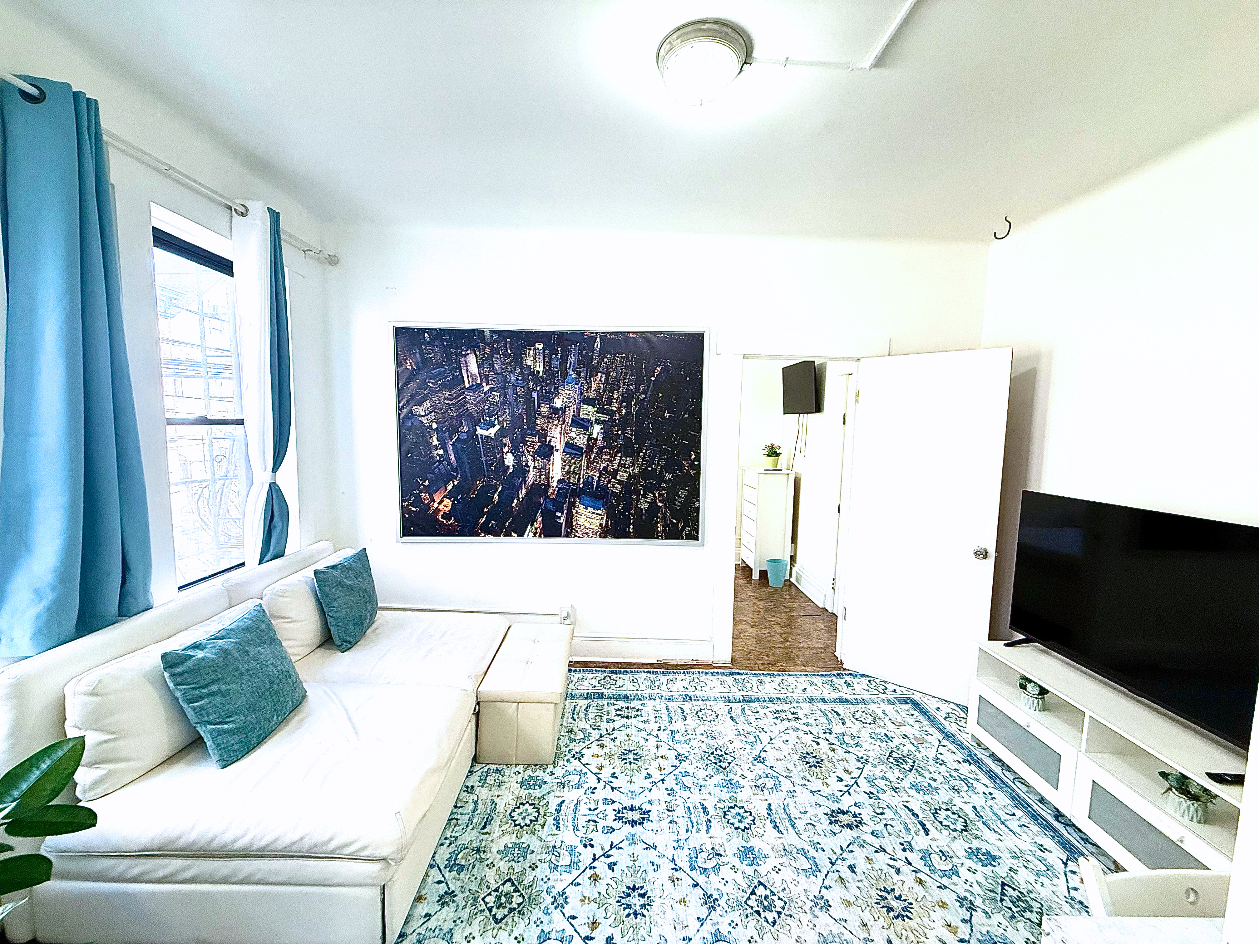 7-14 mins to Times Square, Rare unit!