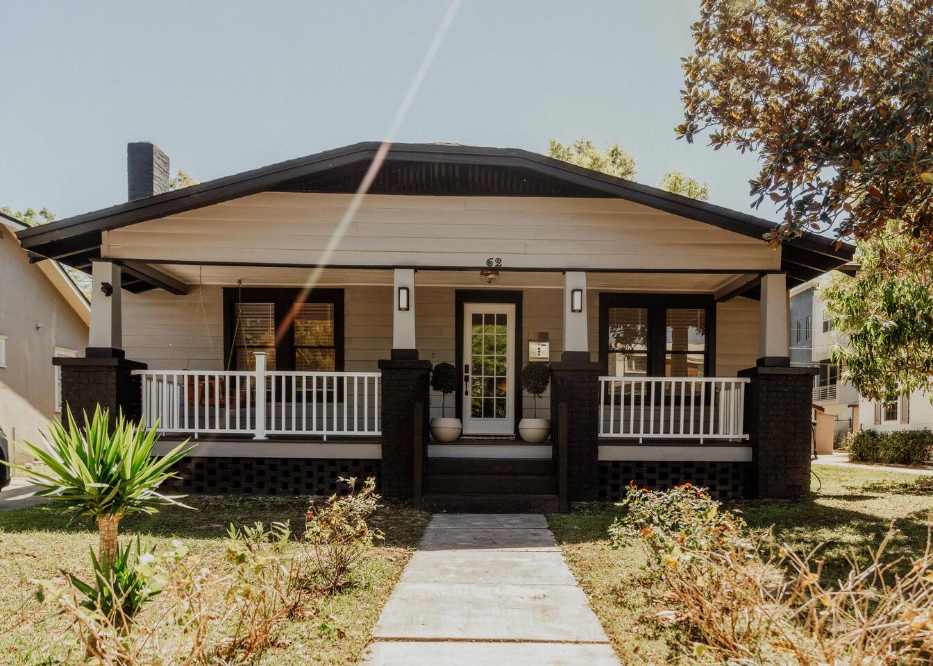 Samaya House | Cozy 2BR | 2 Baths | Downtown Orl