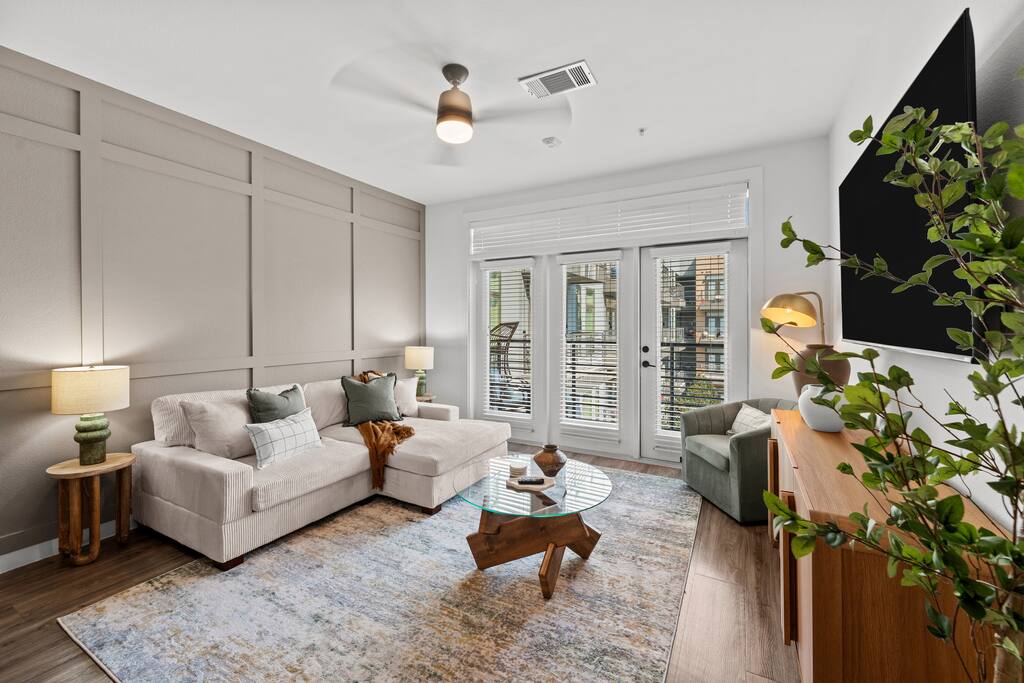 Spacious Modern Apartment. King Bed