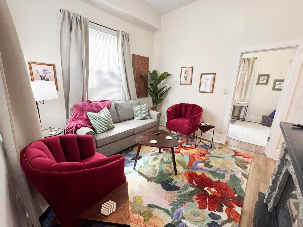 Central 2bed/1bath Apt - 1.8 to Casino