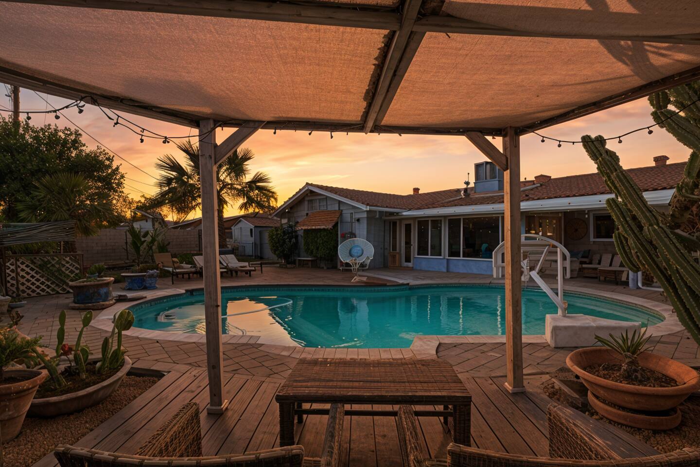 Heated Pool | 7 Min To Old Town | Good For Groups