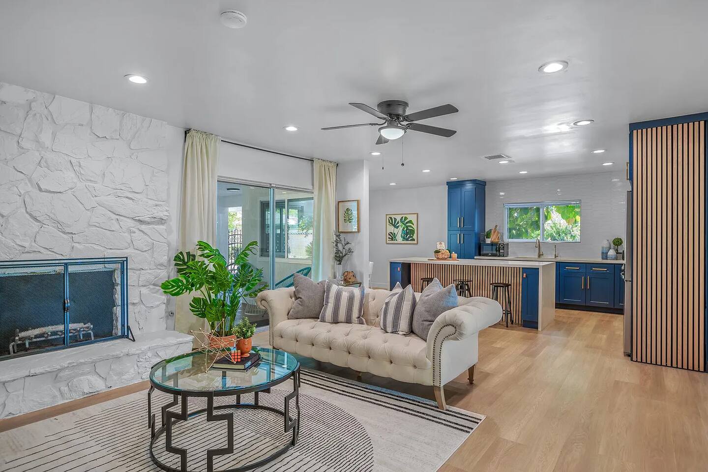 Cozy Spot: BBQ Patio, Near Airport & Colleges