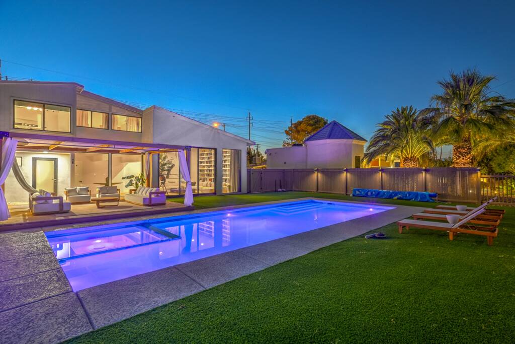 Spencer | Golf View, Pool, Sauna, Gym, Pickleball