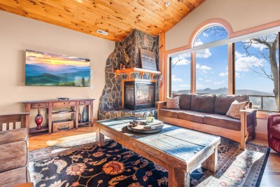 Panoramic Views at 4700′ -Hot Tub, Fire Pit, Games photo 4