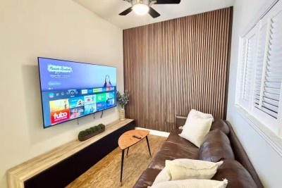Spacious 2BR + Gigabit Wi-Fi + 2 Parking Spots photo 2