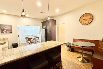 Spacious 2BR + Gigabit Wi-Fi + 2 Parking Spots photo 3