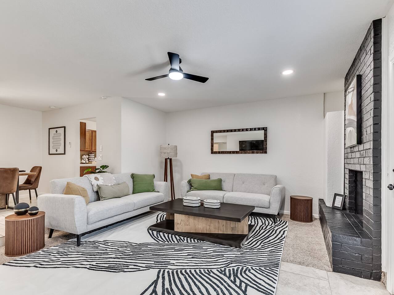 Chic 4BR Retreat - Big Backyard