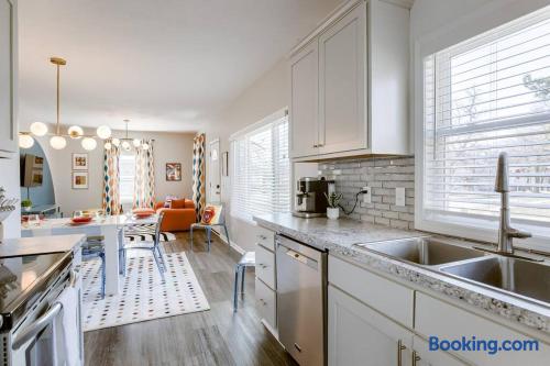 UNL Retreat Eclectic 5bd 5mins to Downtown — photo 3