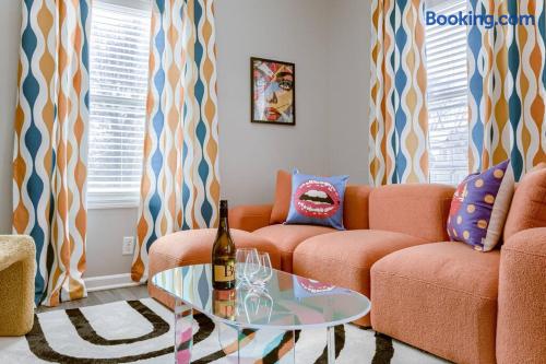 UNL Retreat Eclectic 5bd 5mins to Downtown — photo 1