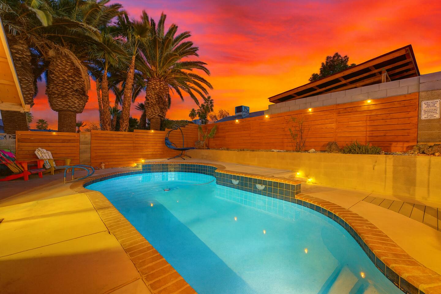 Vegas 4BR Heated Pool Oasis with BBQ, Pool Table.