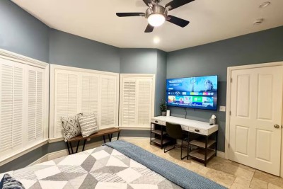 Modern King Suite in the Heart of San Jose photo 1