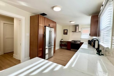 Iconic 2BR Bungalow + Parking, Steps to Downtown photo 4