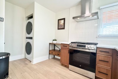 Iconic 2BR Bungalow + Parking, Steps to Downtown photo 5