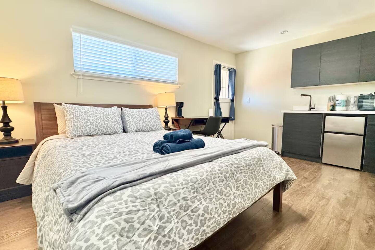 Spanish Bungalow Suite + Parking • Walk to SJSU