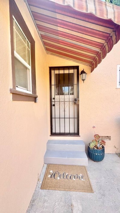 Spanish Bungalow Suite + Parking, Walk to SJSU photo 3