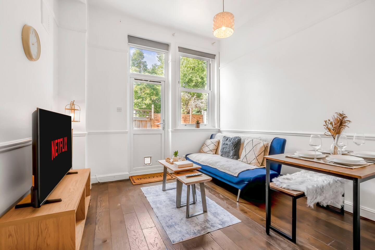 Modern 2BR Flat-Terrace-Free Parking-Rail Station