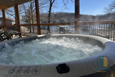 Hidden Cove Oasis | 4BR Lakefront | Pool+BBQ Deck