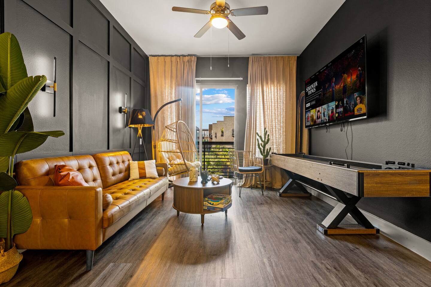 Lookout Luxe 2BR | Shuffleboard | Classy | 1GB - Apartment